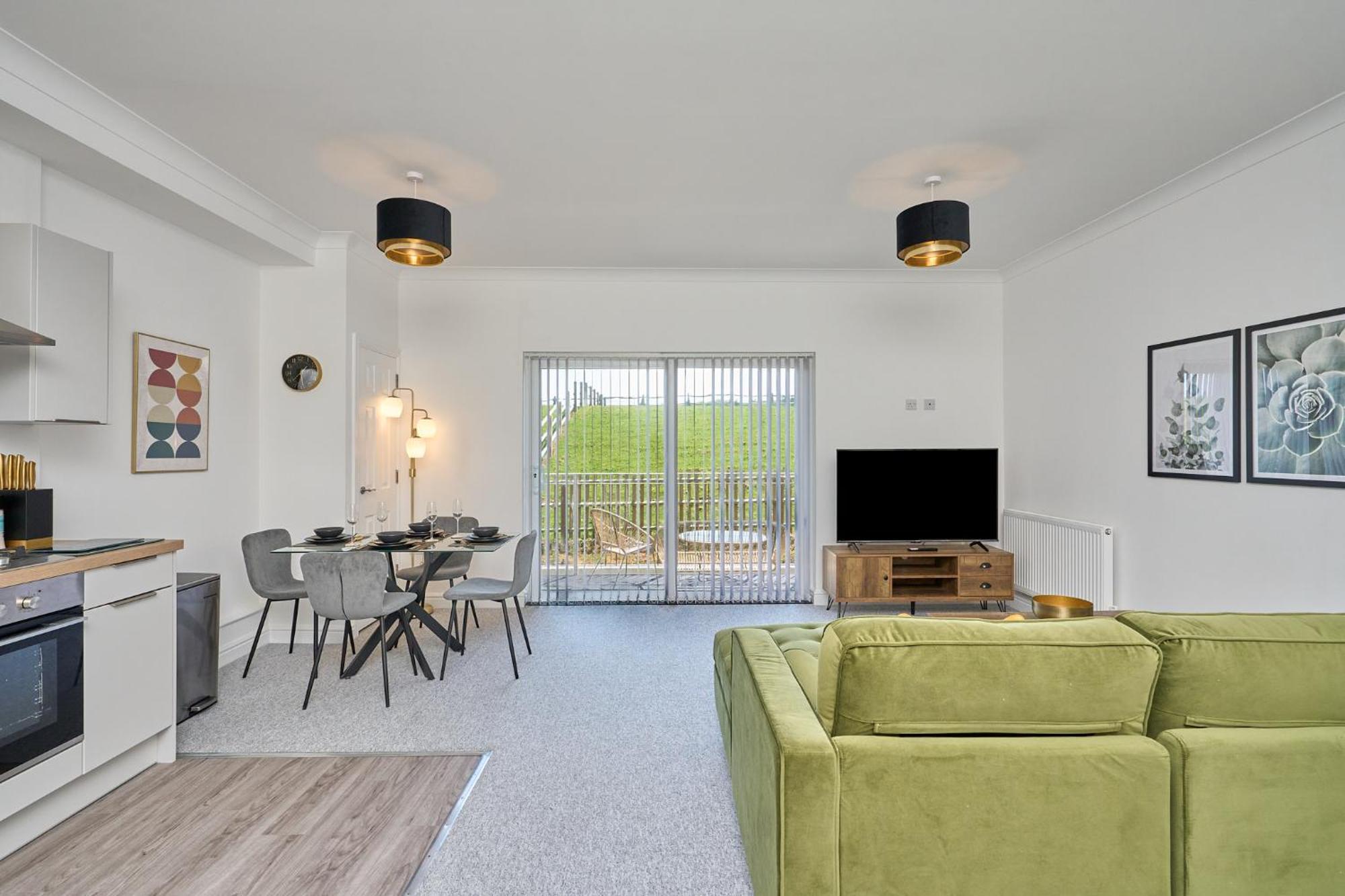 Spacious 1 Bed Apt - Stunning Views & Private Parking - 5 Mins To Beach - Dog Friendly - Close To Ventnor, Shanklin & Sandown - Ideal For Friends, Families & Business Travellers - Sleeps Up To 4 Guests - Managed By "Greenstay Serviced Accommodation" Bonchurch Esterno foto